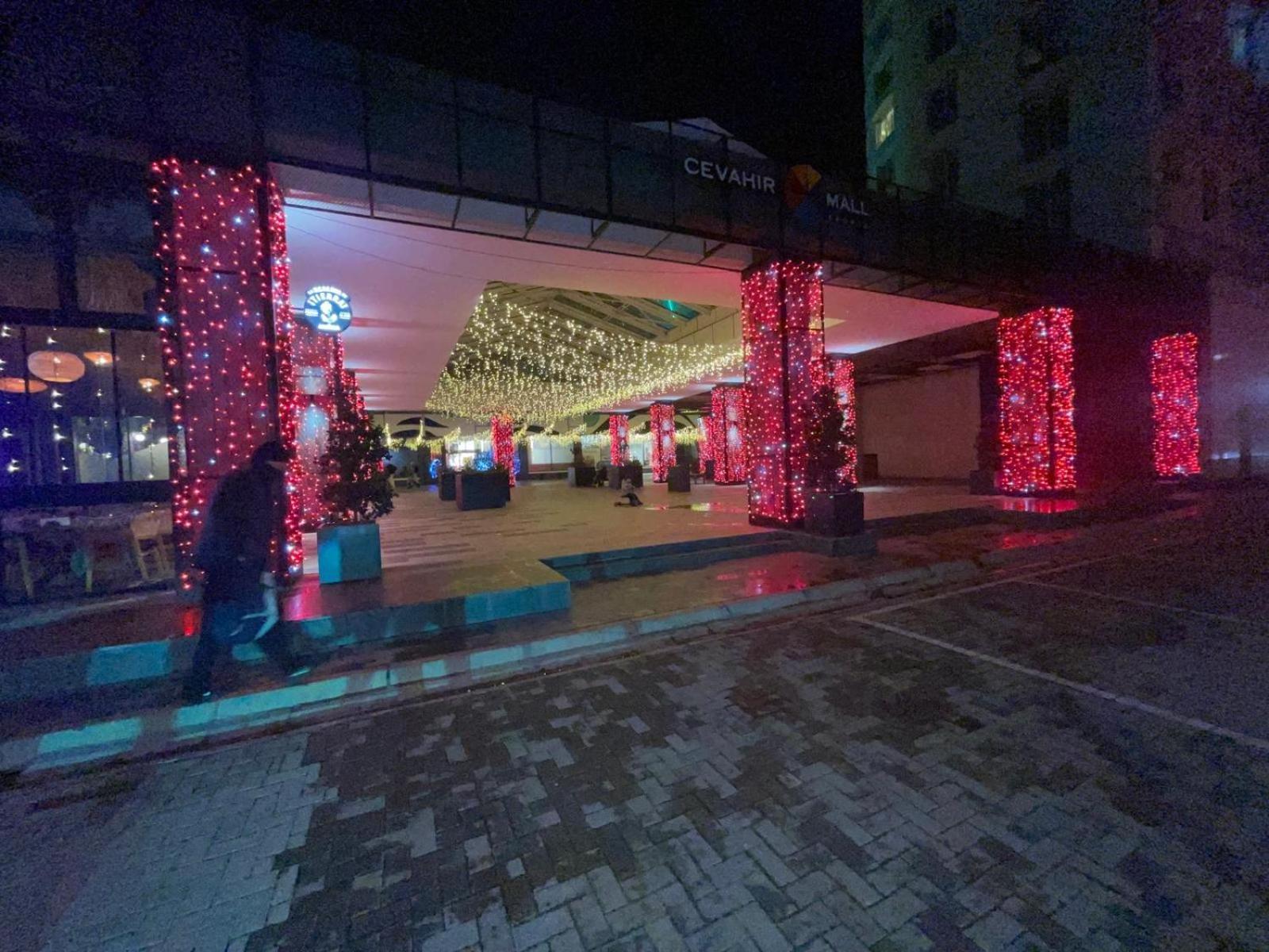Appartamento Sky Lux Point Skopje Esterno foto